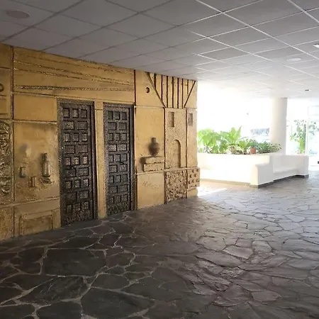 Superbe Apartement En Avec Piscine * Roses