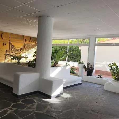 Superbe Apartement En Avec Piscine * Roses